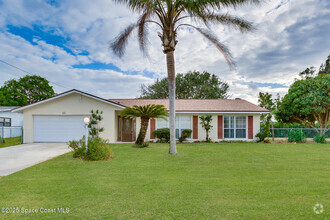Building Photo - 495 Dolphin St