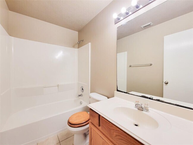 Building Photo - 2731 Trinity Glen Ln