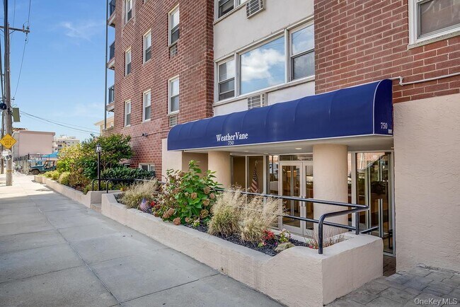Primary Photo - 750 Shore Rd