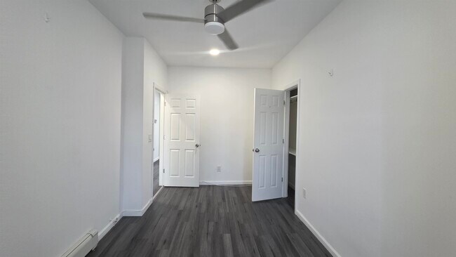 Building Photo - 176 Bartholdi Ave