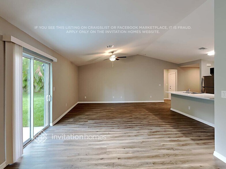 Building Photo - 305 NW 12th Pl