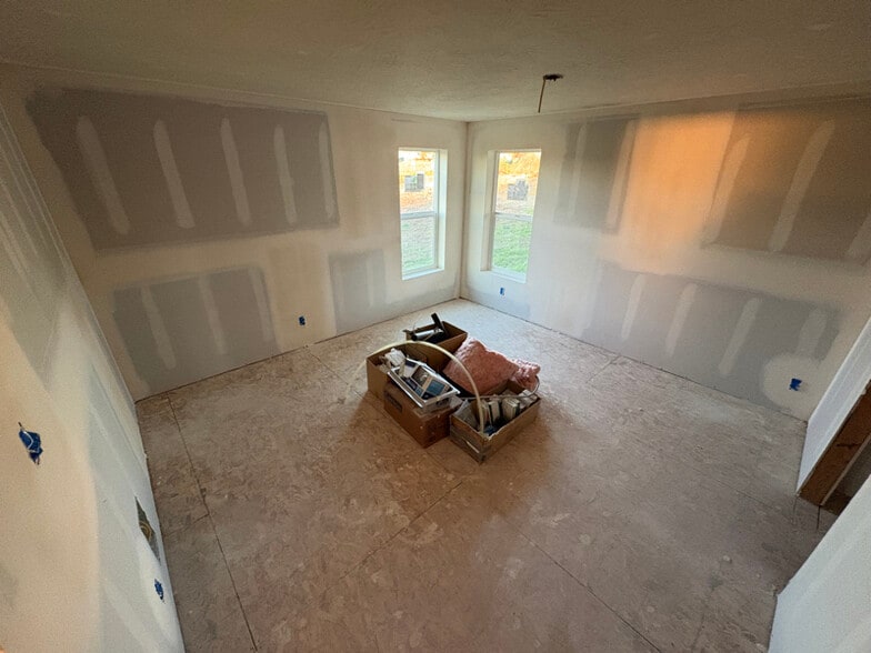 Building Photo - 471 Cheyne Rd