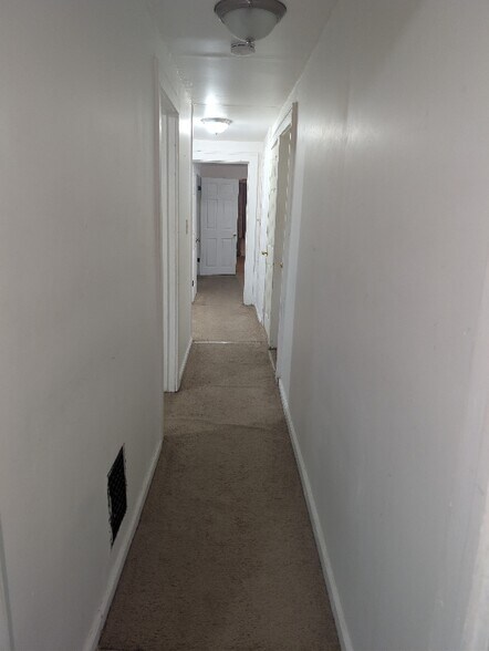 Building Photo - 240 Timon St