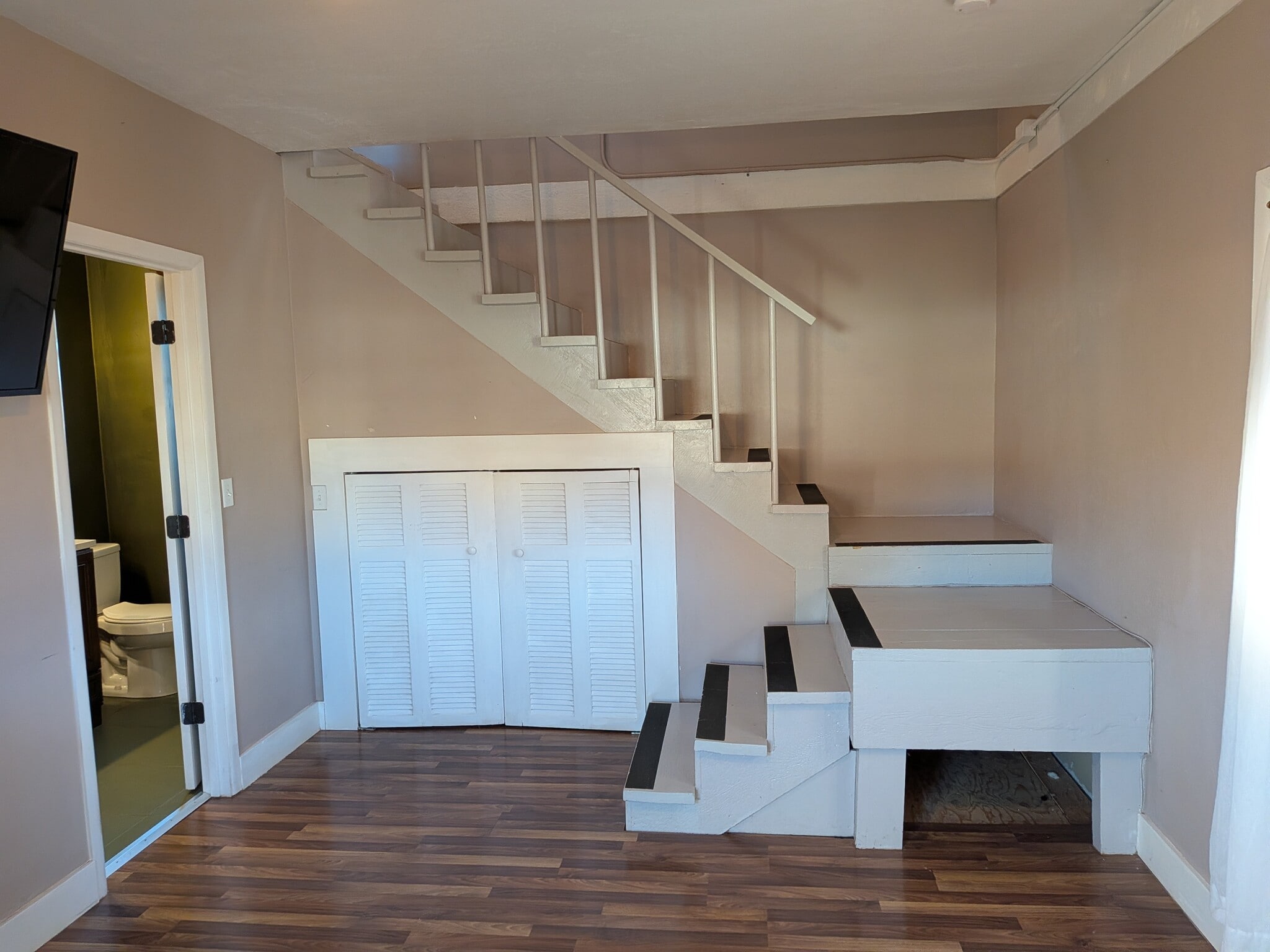 Building Photo - 169 S 200 W