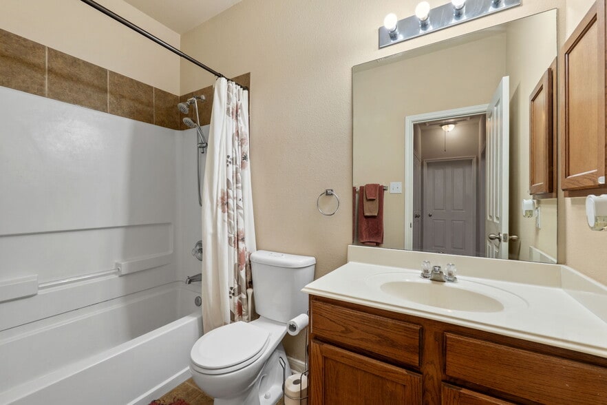 Building Photo - 9002 Summit Lk