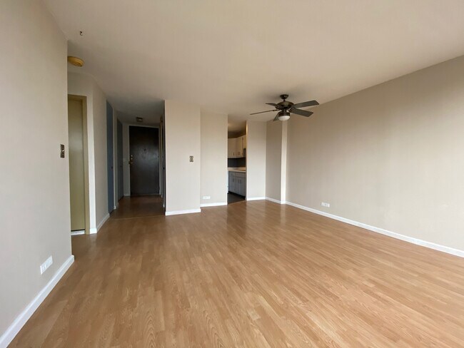 Building Photo - 5100 N Marine Dr