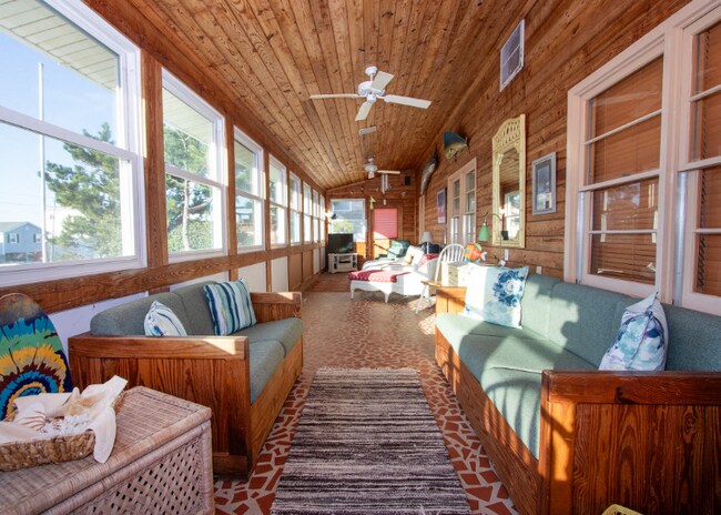 Building Photo - 506 Ocean Dr