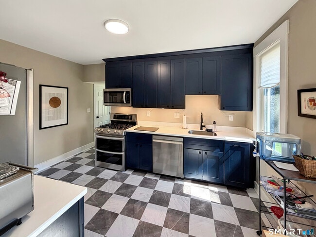 Building Photo - 5 Westwood Rd