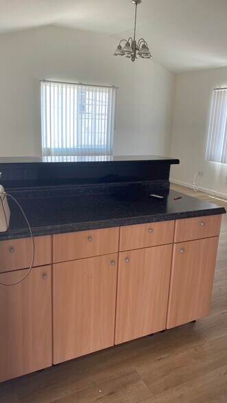 Kitchen - 1168 Justin Ave