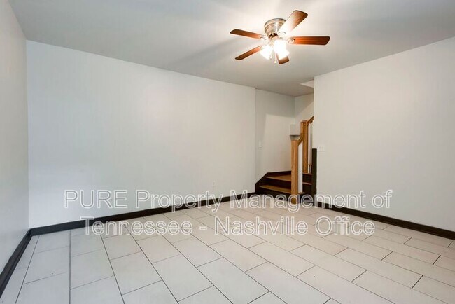Building Photo - 517 Veritas St