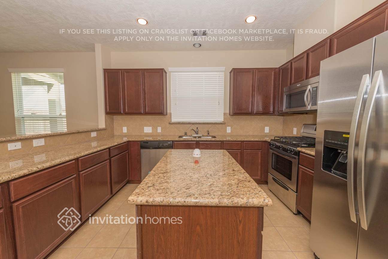 Building Photo - 30706 Basil Trace Dr