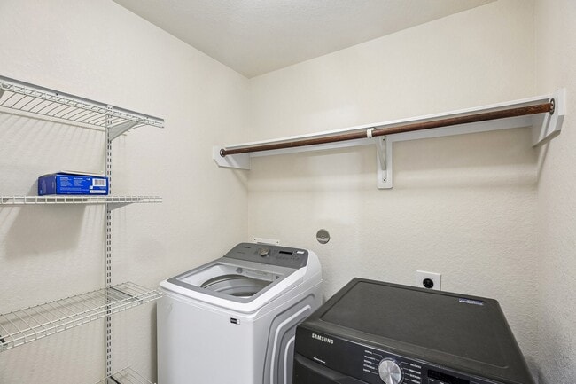 Building Photo - 21127 Fox Orchard Ct