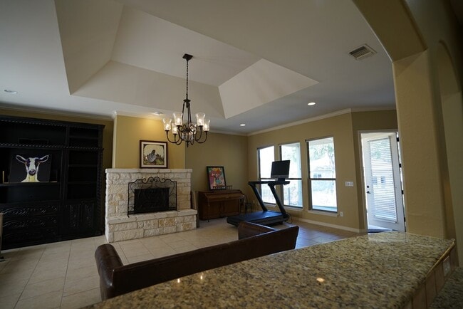 Building Photo - 2801 Indian Wells Dr E