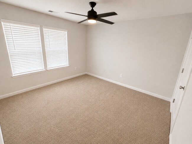 Building Photo - 426 Herringbone Wy