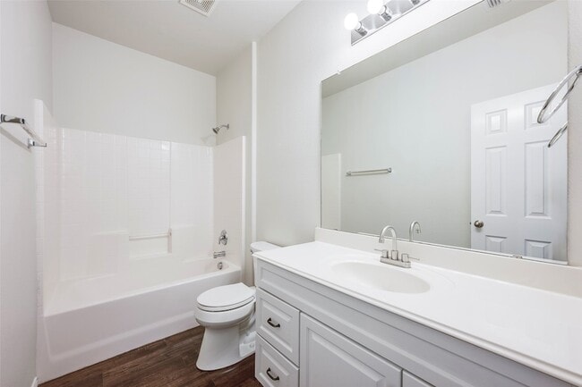 Building Photo - 7500 Lazy Spur Blvd