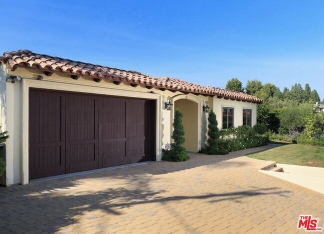 Building Photo - 3110 Benedict Canyon Drive
