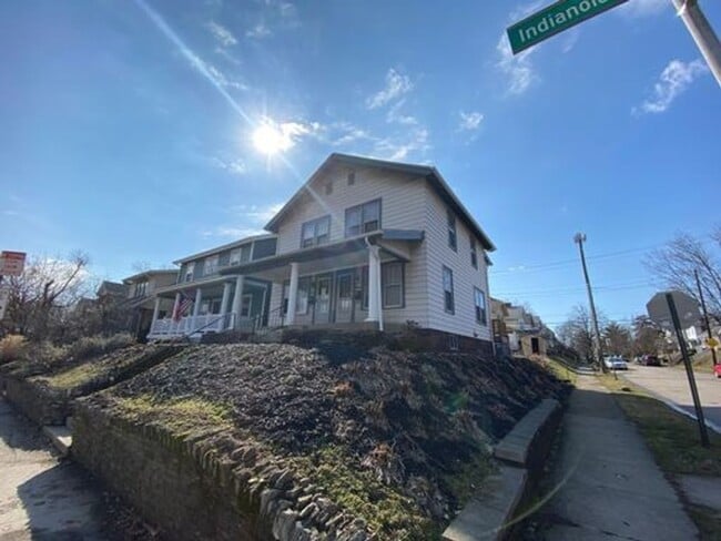 Building Photo - Indianola Ave 2777-2779 LAMT