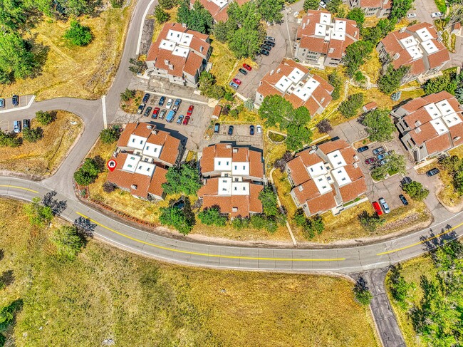 Building Photo - 23712 Pondview Pl