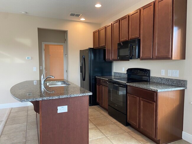 Kitchen - 7981 Lower Perse Cir