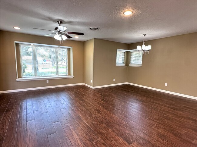 Building Photo - 1766 Maux Dr