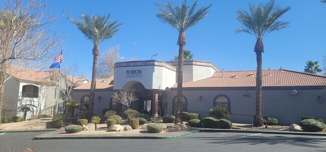 Building Photo - GATED SEVEN HILLS 1 BED/1 BATH CONDO