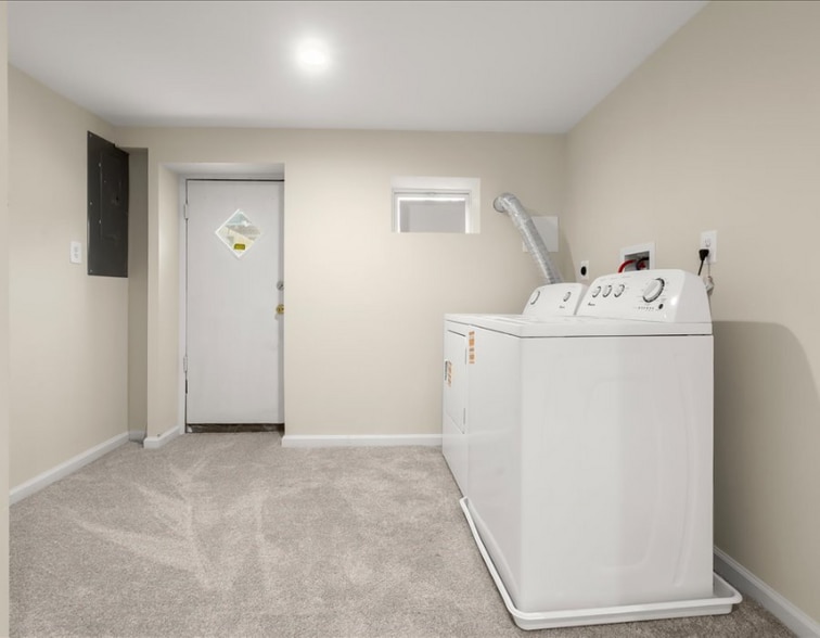 Building Photo - 1307 N Ellwood Ave