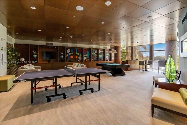 Building Photo - 2641 N Flamingo Rd