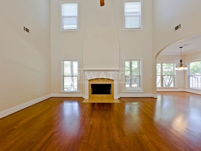 Building Photo - Spectacular 4 Bed 3.5 Bath with Large Yard - next to Mt. Laurel at Shoal Creek