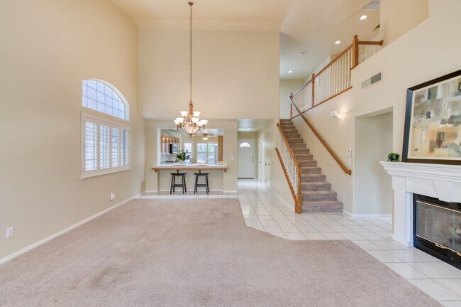Building Photo - 3750 W Vincent Ln