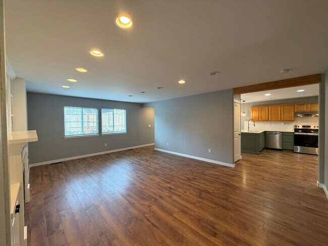 Building Photo - Spacious 4-Bedroom Home Near Lake Stevens in Desirable Noble Court