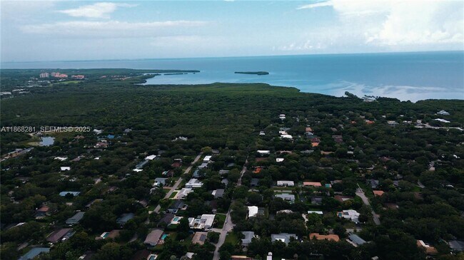 Building Photo - 16550 SW 77th Ct