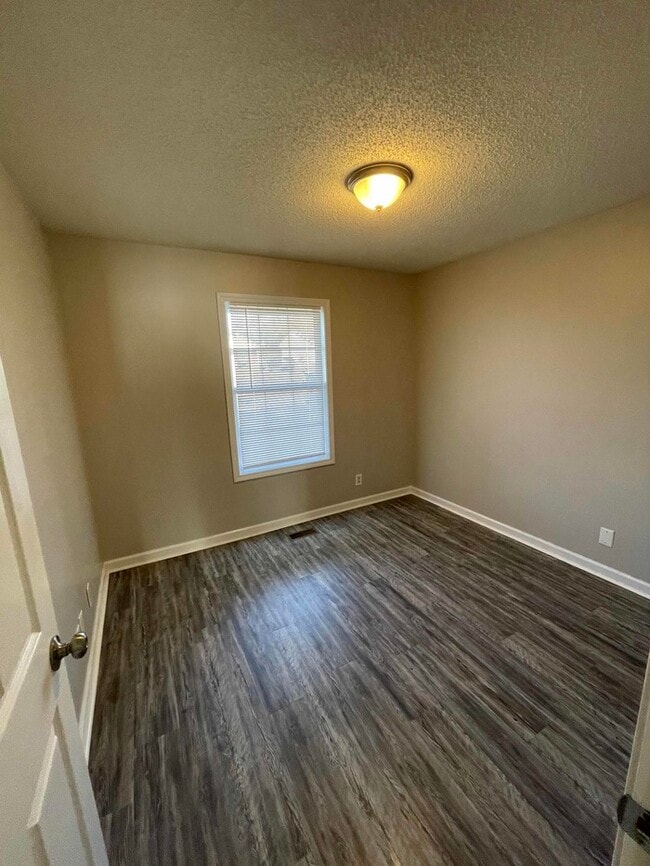 Building Photo - 320 Donna Dr