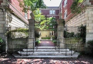 Building Photo - 4 Washington Ave