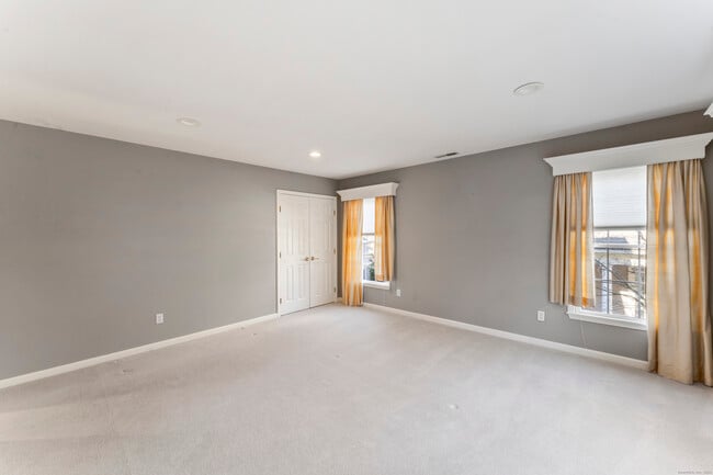 Building Photo - 4 Woods Way