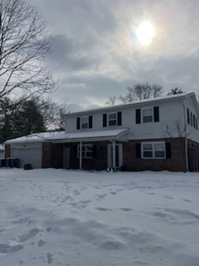 Building Photo - Well-Appointed East-Side Home with Exceptional Living Space in Sycamore Knolls