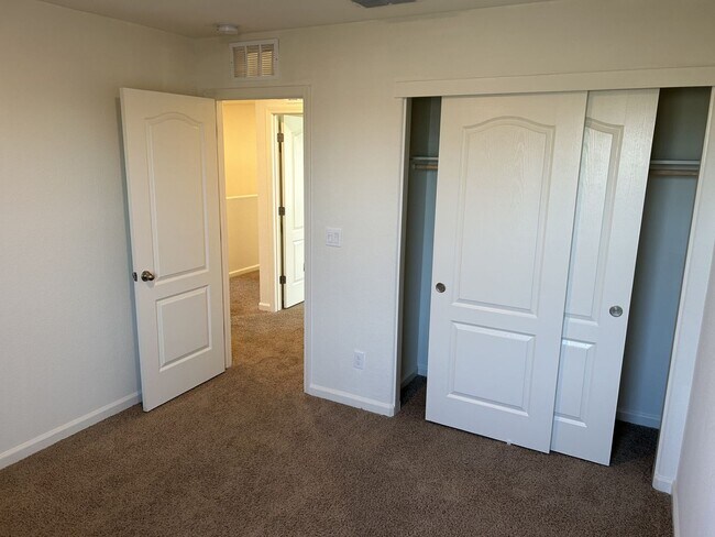 Building Photo - 4 Bedroom Home with His and Hers Closets in Weston Ranch, Gated Community!