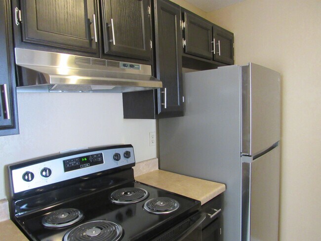 Building Photo - 104 Belaire Dr