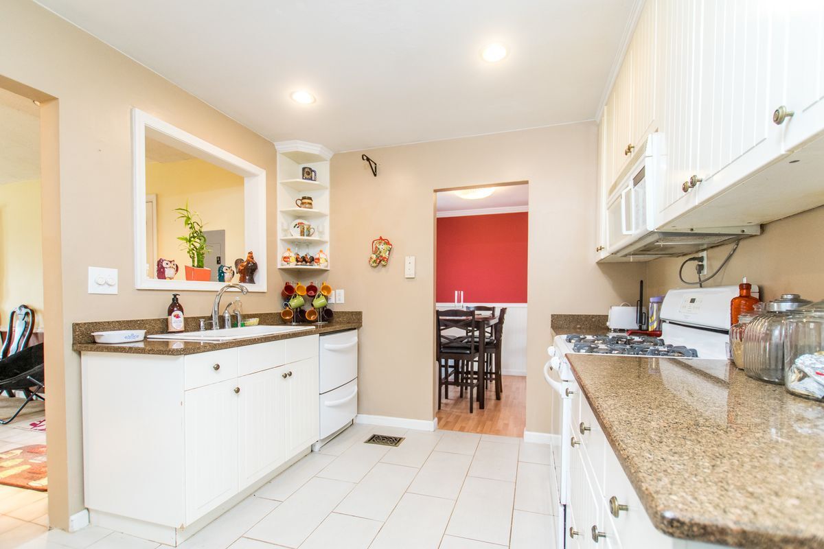 Building Photo - 4912 Upland Dr