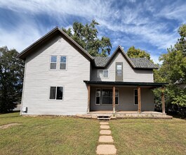 Building Photo - 3 Bedroom Student Rental Near UWEC