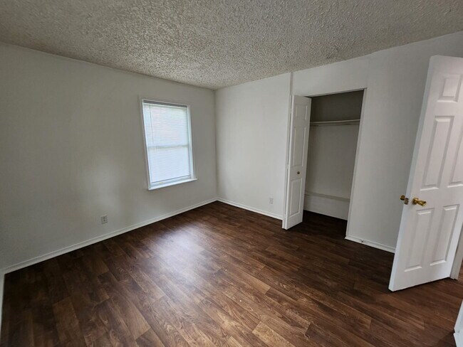 Building Photo - "Charming 3-Bedroom Home in Indianapolis –...