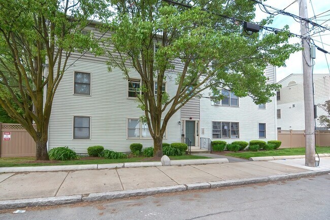 Primary Photo - 5 Washington St