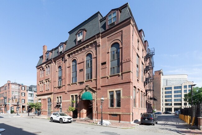Building Photo - 9 Appleton St