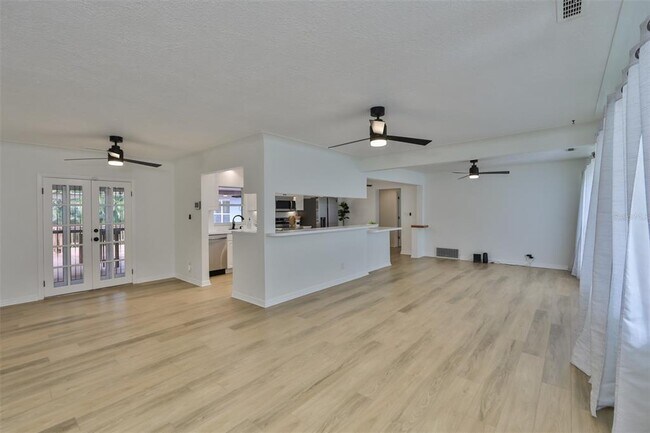Building Photo - 6145 1st Ave N