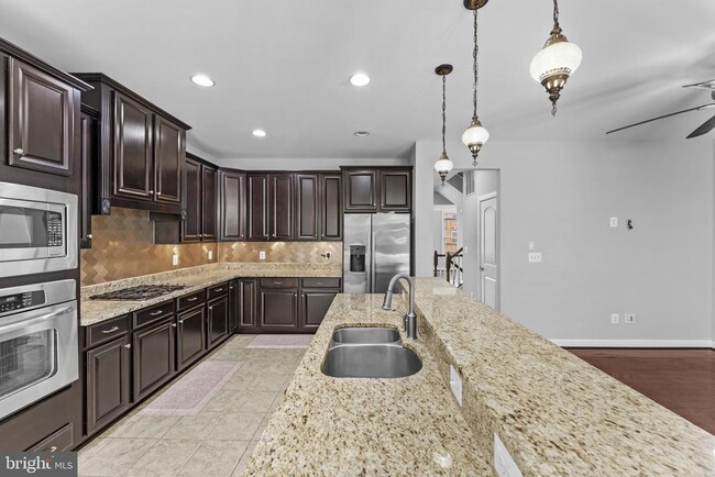 Building Photo - 21268 Park Grove Terrace