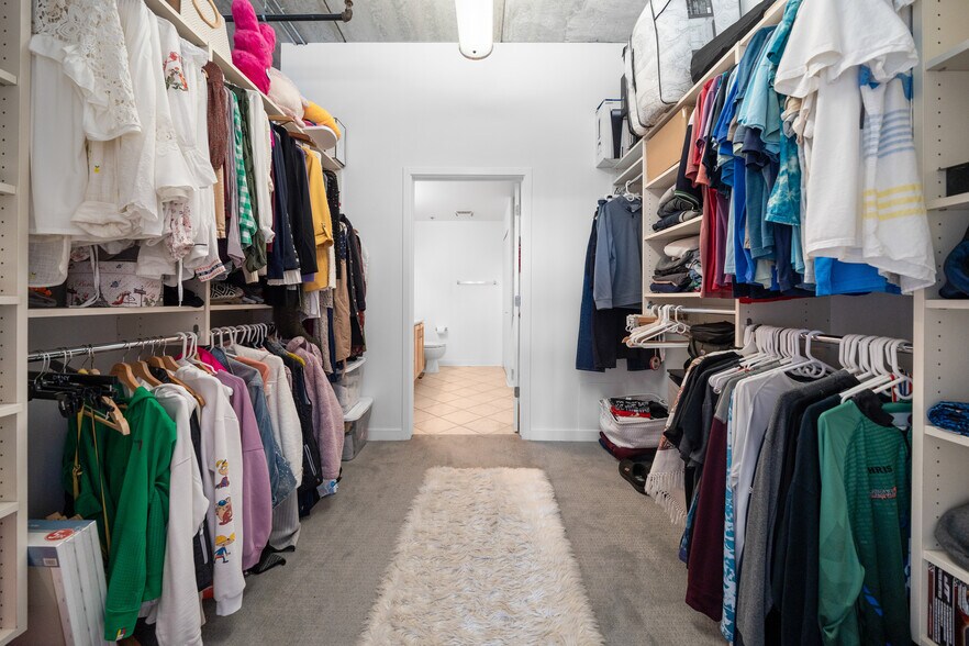 Building Photo - 101 Curry Ave