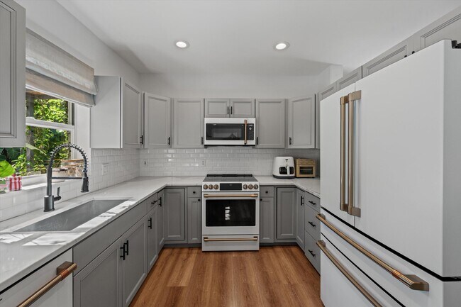 Building Photo - 4138 Bluff Harbor Way