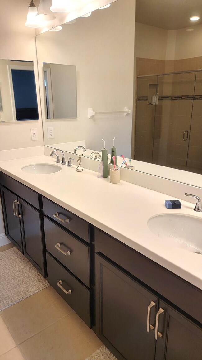 Building Photo - 8473 Loren Cove Dr