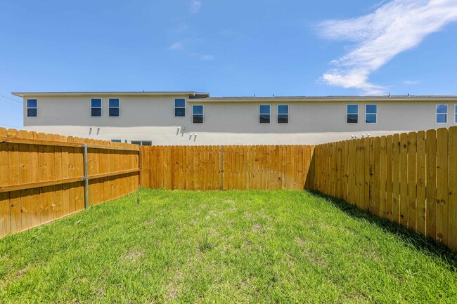 Building Photo - 9921 Bijan Dr