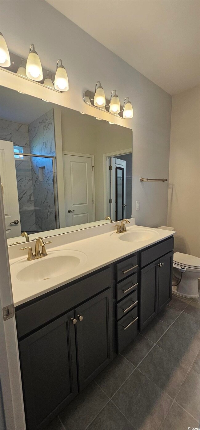 Building Photo - 5039 Gladstone Dr