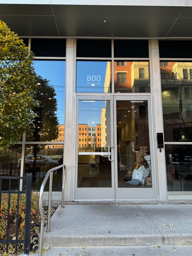 Building Photo - 800 Jackson St